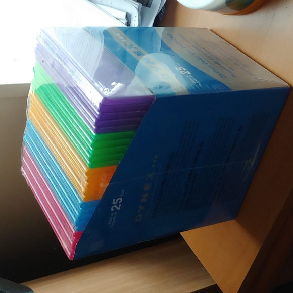 Dvd+RW 25 pk & Dynex color slim DVD case 25 pack - Picture 2 of 7